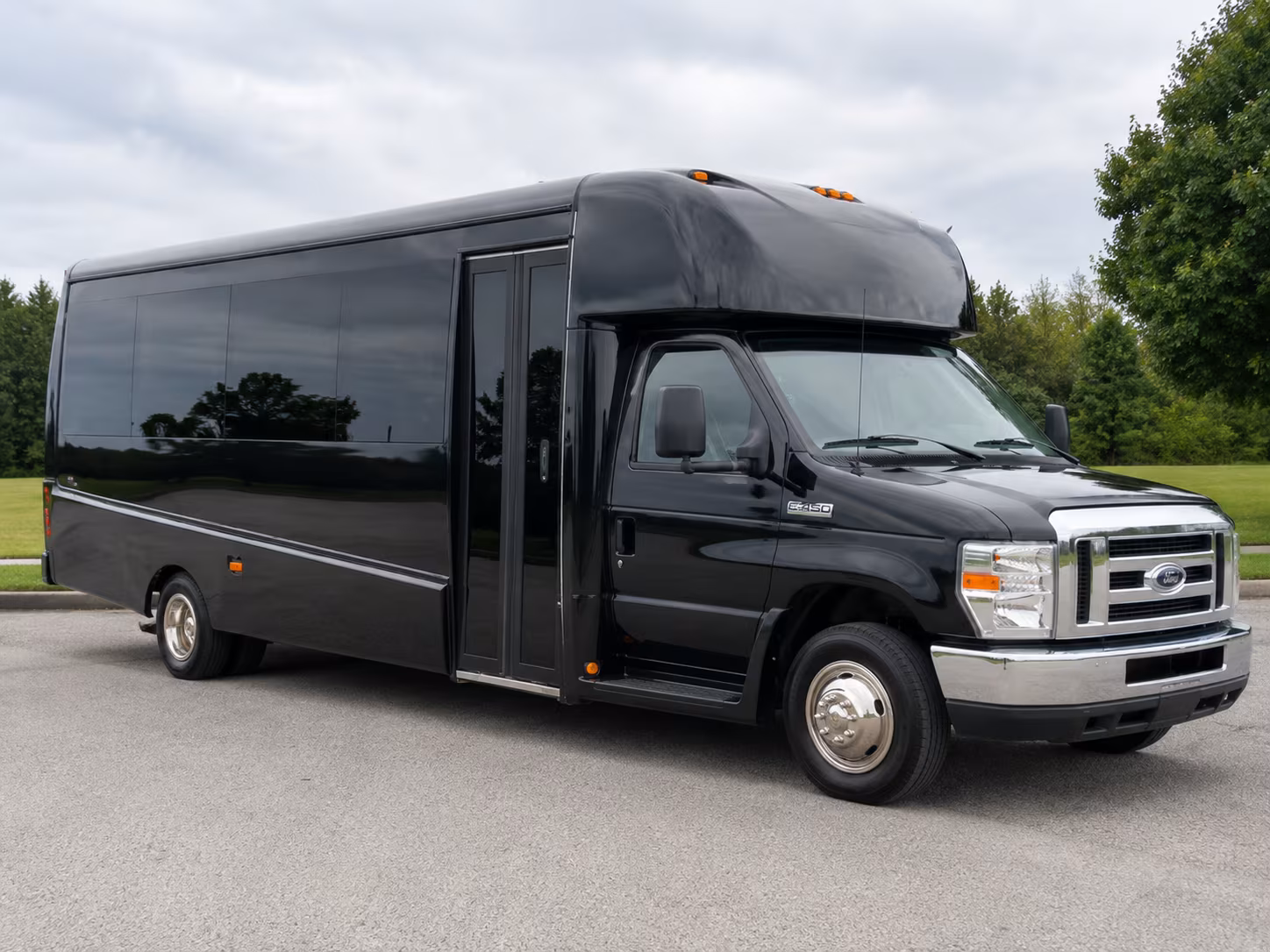 book group transportation for your next airport transfer 1