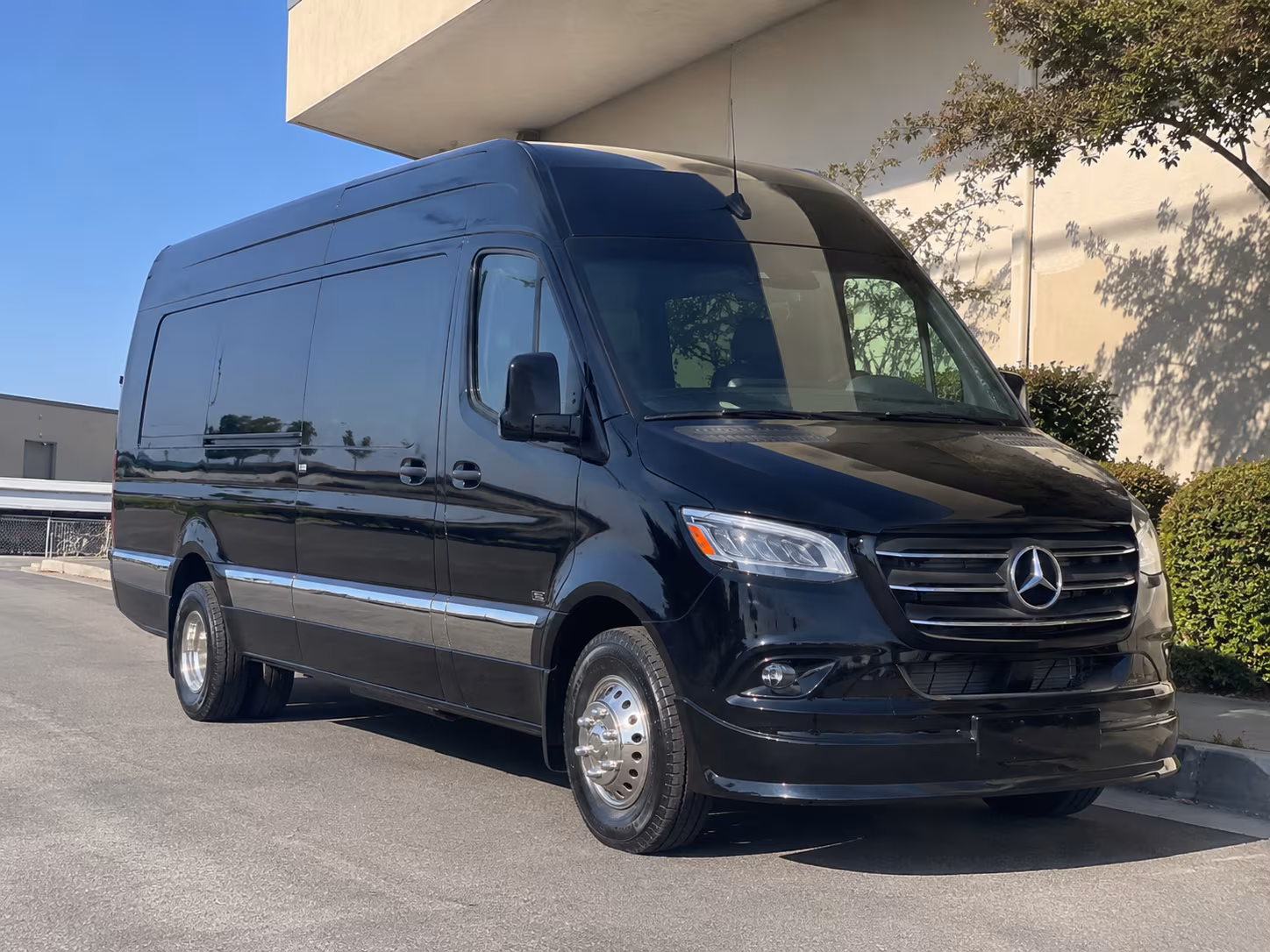 bus rental options for nashville trips