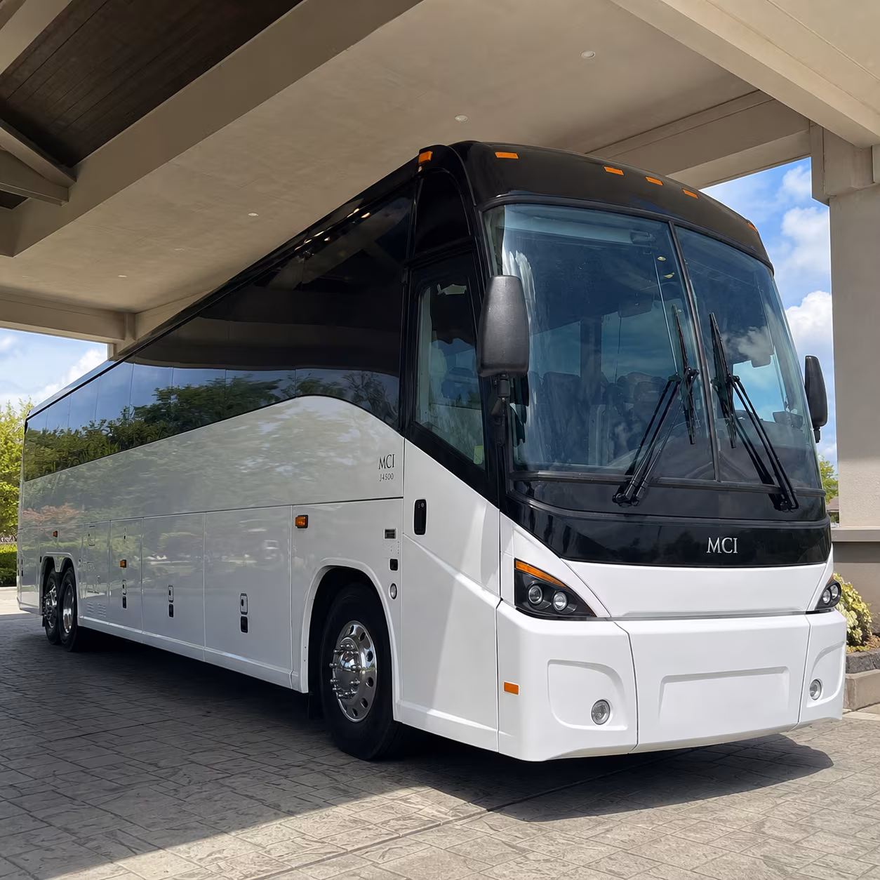 charter buses to arrington vineyards and natchez hills for large groups
