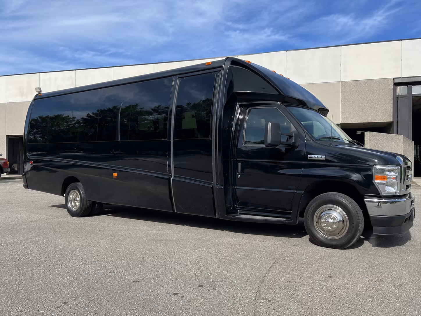 minibuses and sprinter vans for small groups at nashville music venues