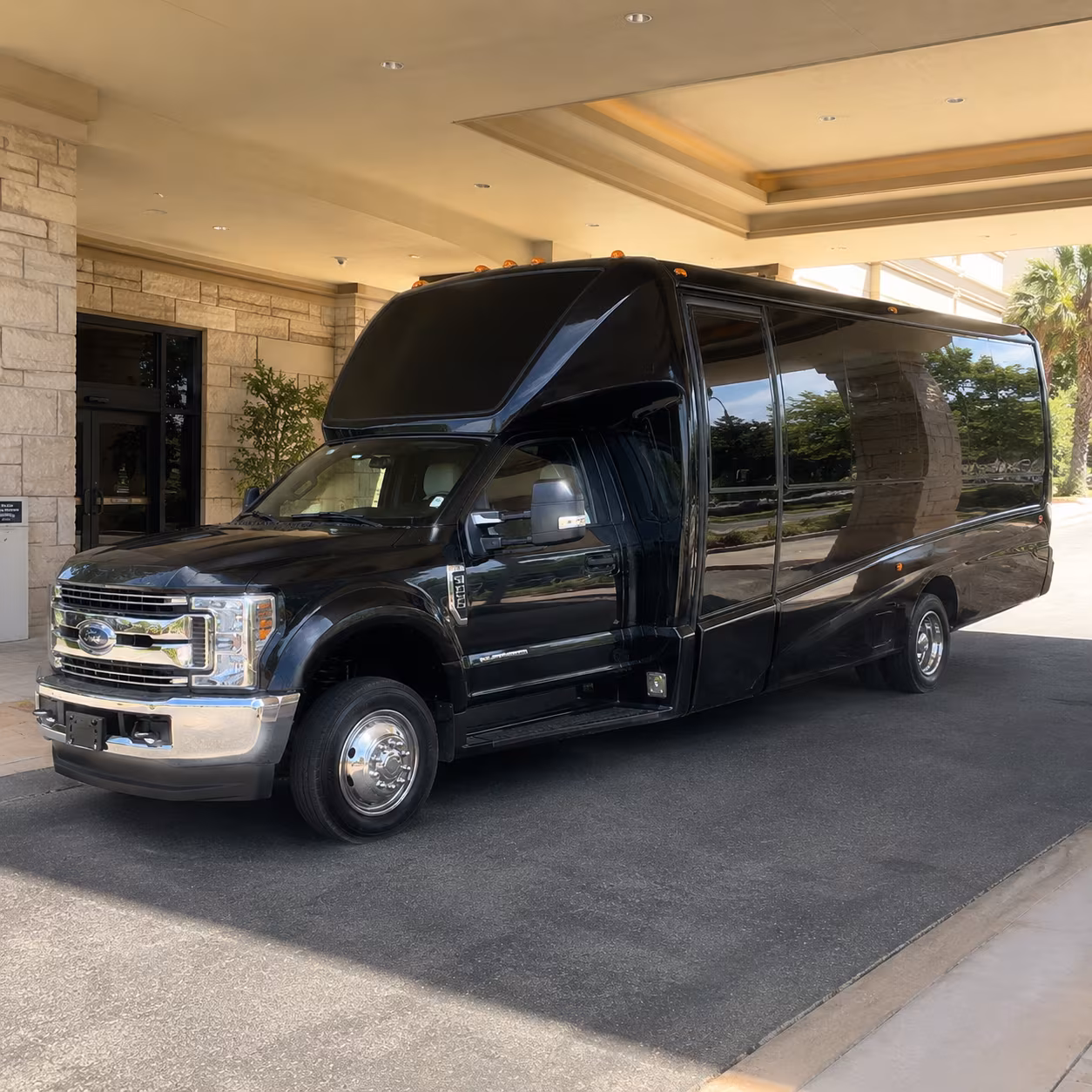 nashville bus rental service area