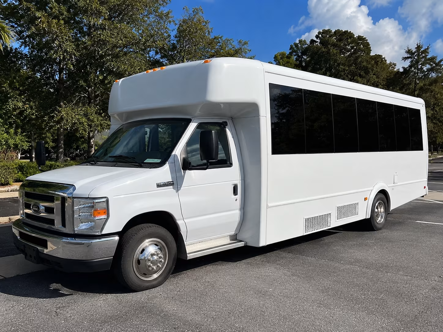 nashville party bus rentals for broadway bachelorette weekends
