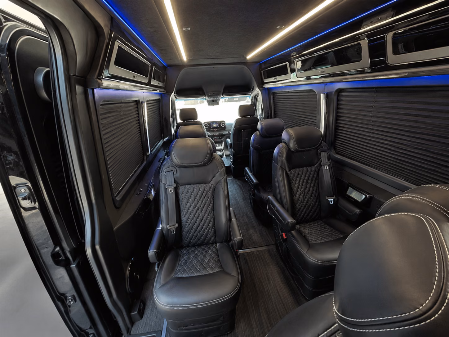 shuttle buses between nashville hotels and the music city center